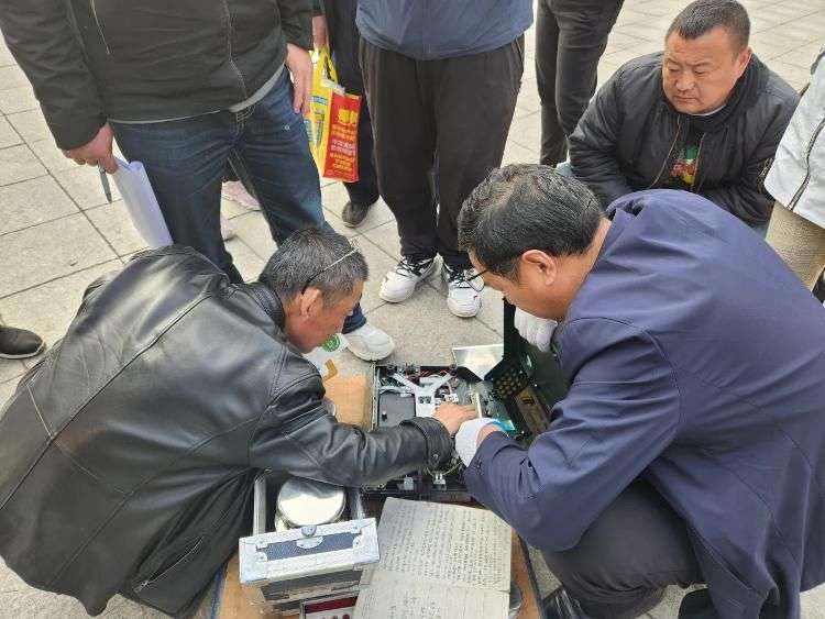 韓樂坊夜市里的稱準嗎?威海市市場監管局幫您檢定!